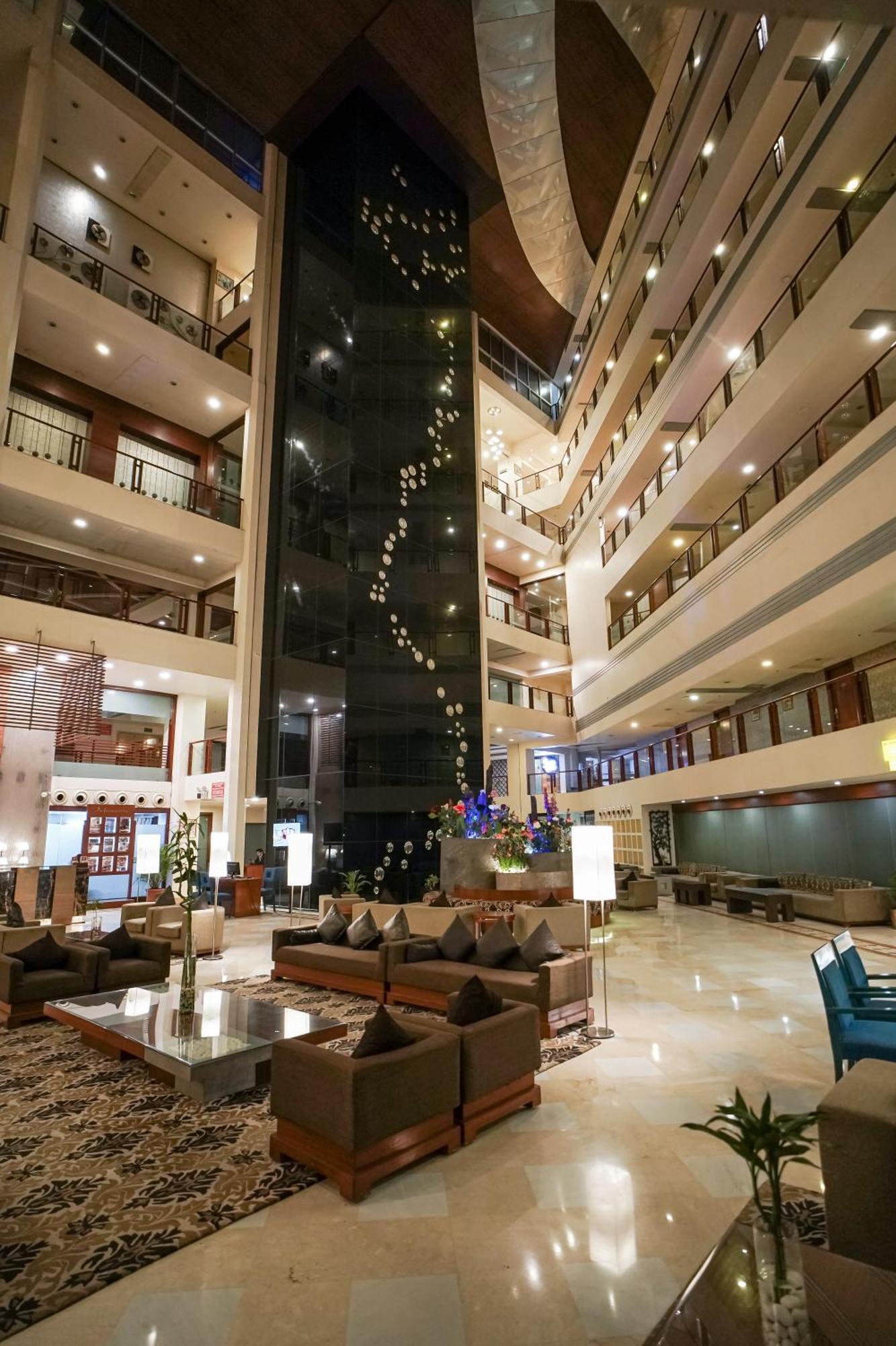 Hotel Clarion Bella Casa At Airport à Jaipur Extérieur photo
