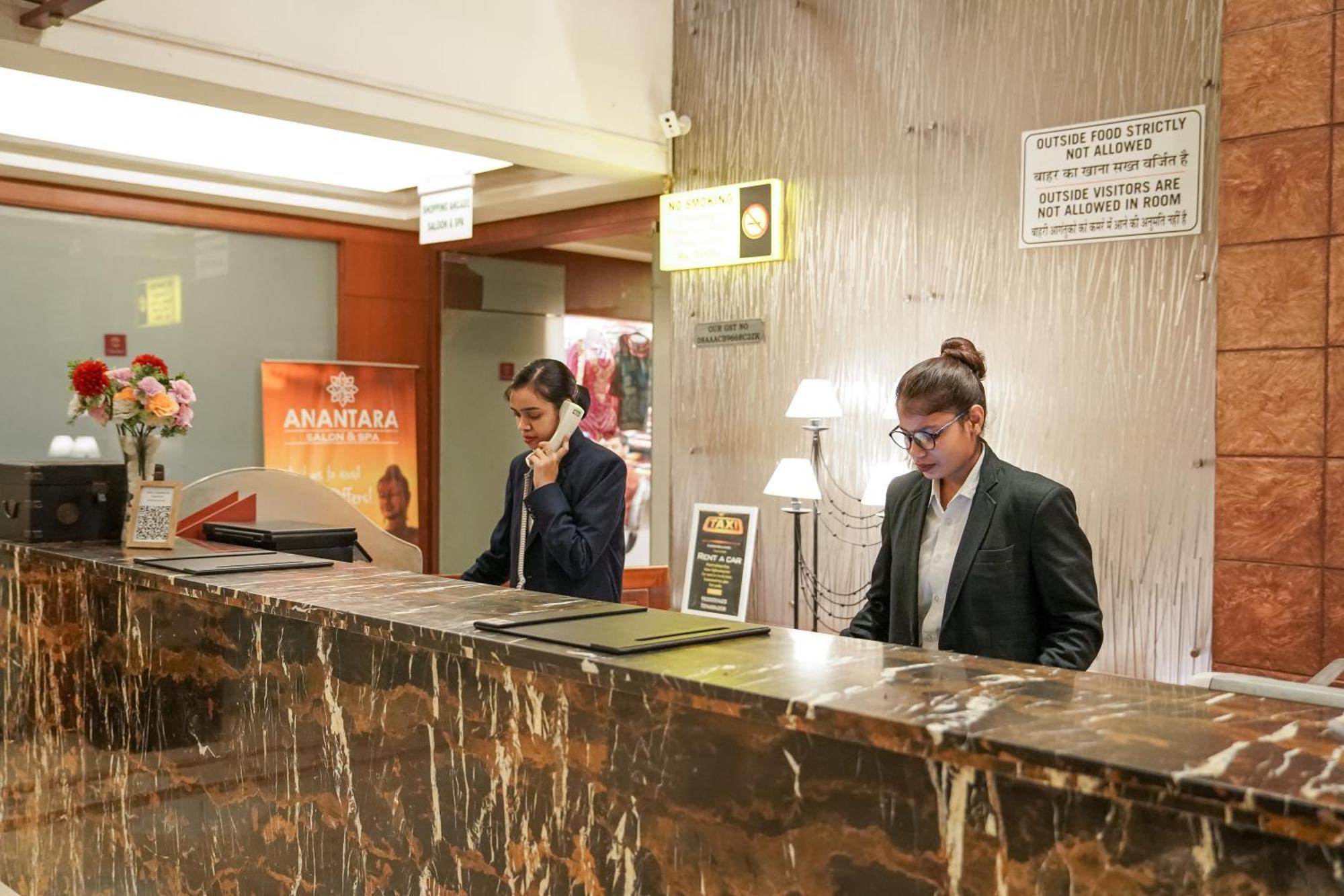 Hotel Clarion Bella Casa At Airport à Jaipur Extérieur photo