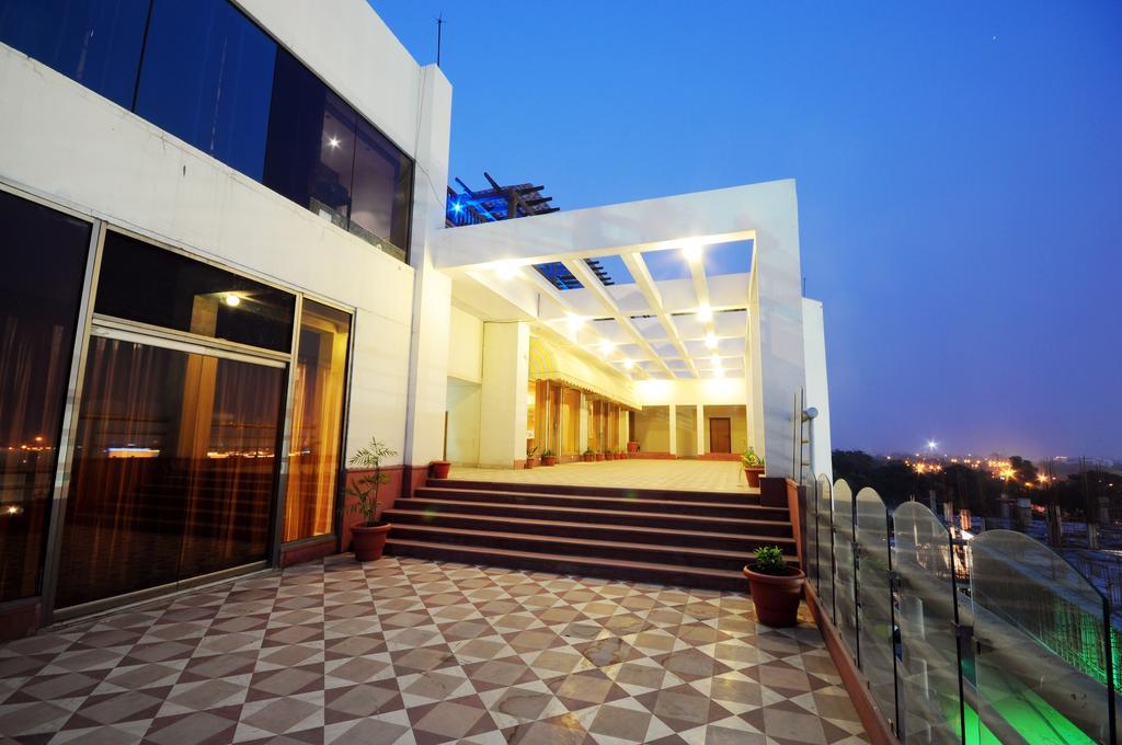 Hotel Clarion Bella Casa At Airport à Jaipur Extérieur photo